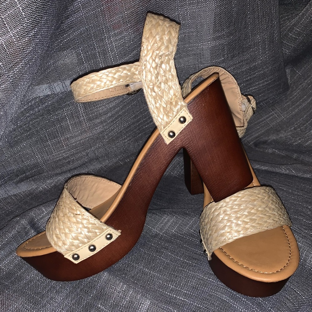 Madden Girl High hill Sandal sz 9